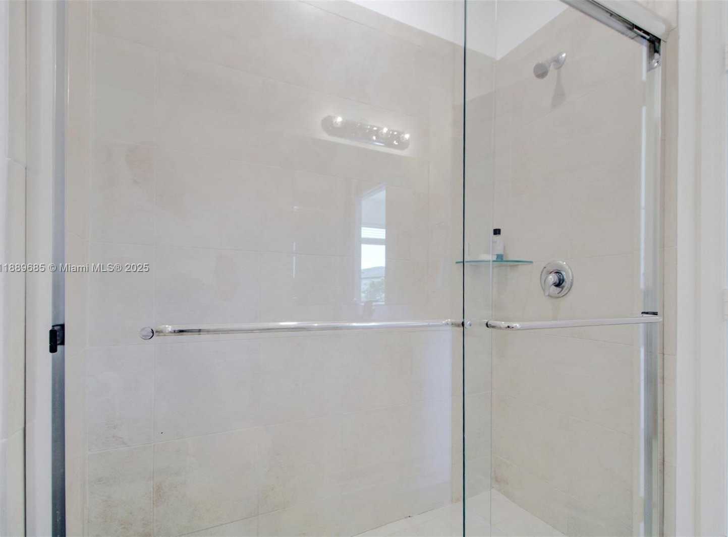 Small Image of 21016 NORTH EAST 2ND CT, Miami Number 39