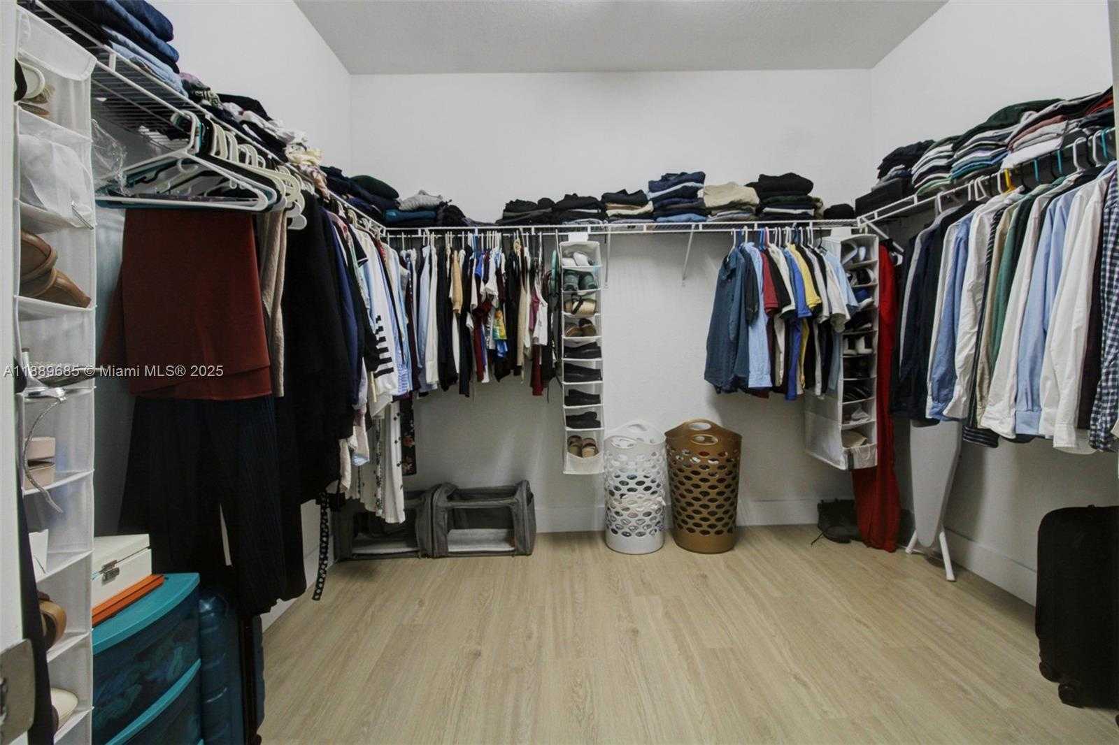 Small Image of 21016 NORTH EAST 2ND CT, Miami Number 45