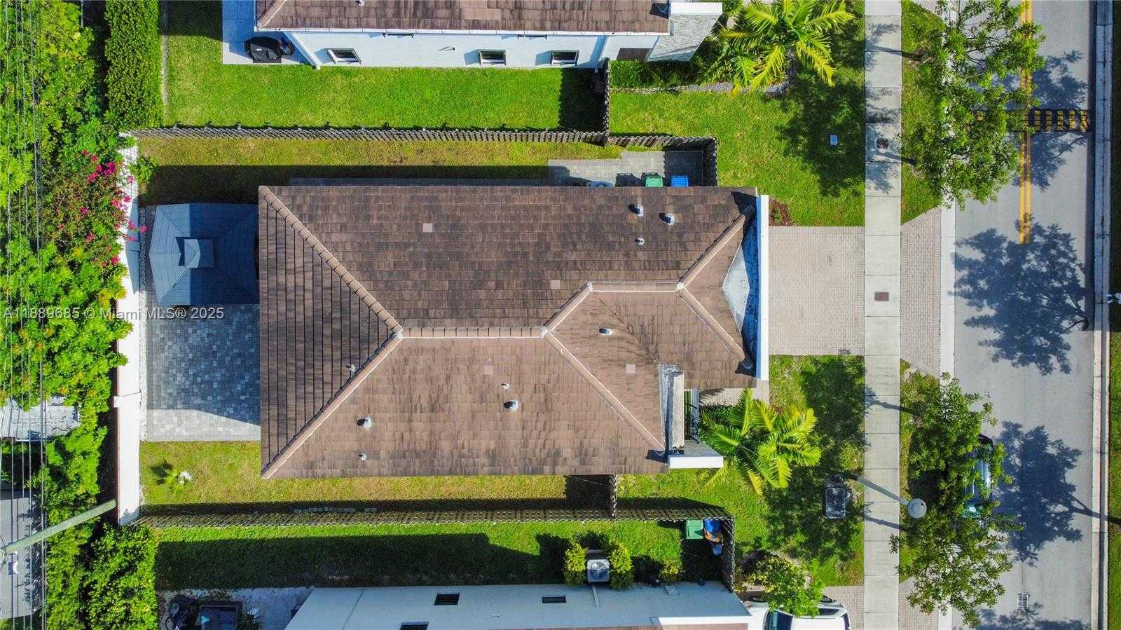 Small Image of 21016 NORTH EAST 2ND CT, Miami Number 46
