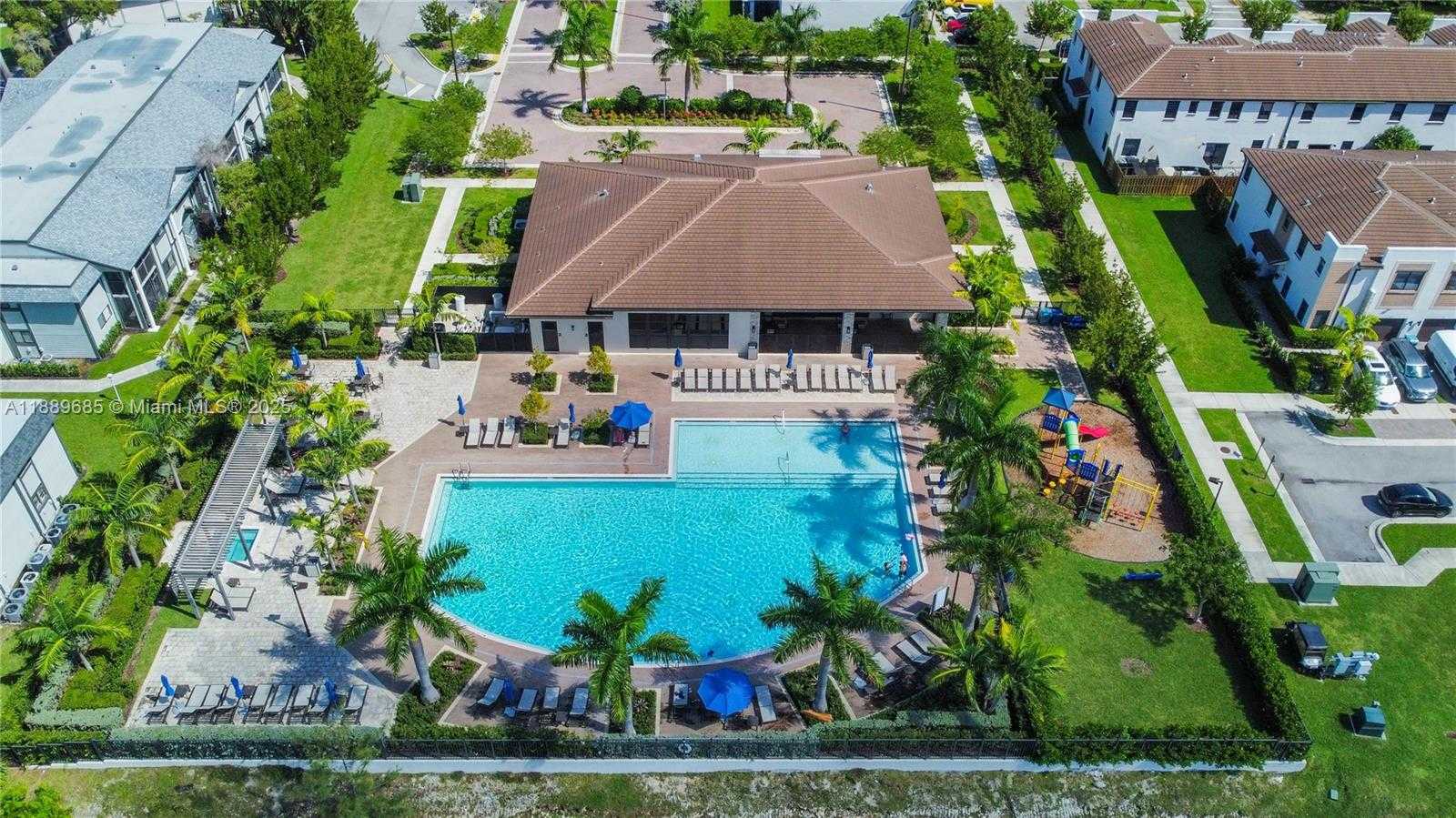 Small Image of 21016 NORTH EAST 2ND CT, Miami Number 48