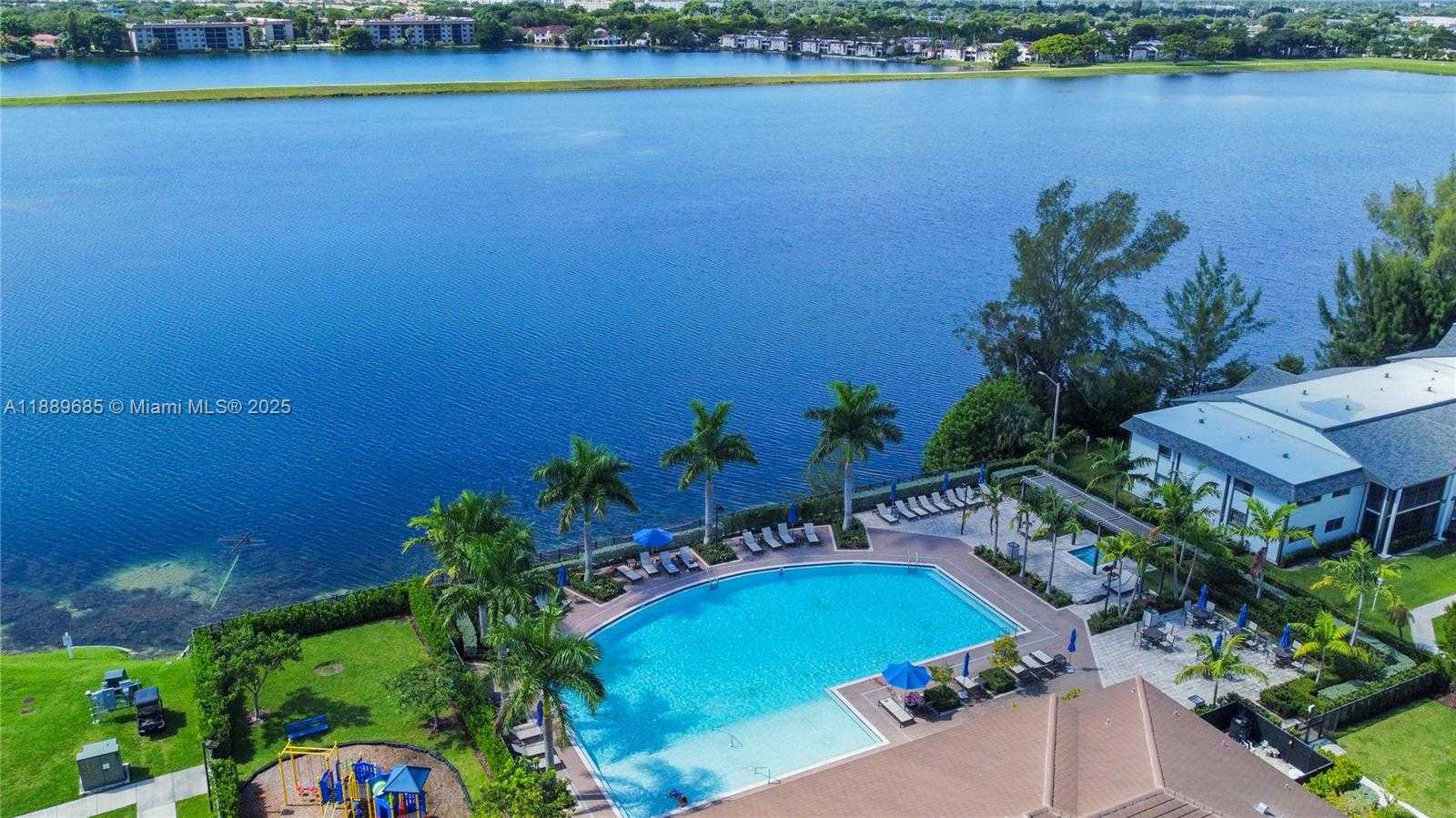 Small Image of 21016 NORTH EAST 2ND CT, Miami Number 49