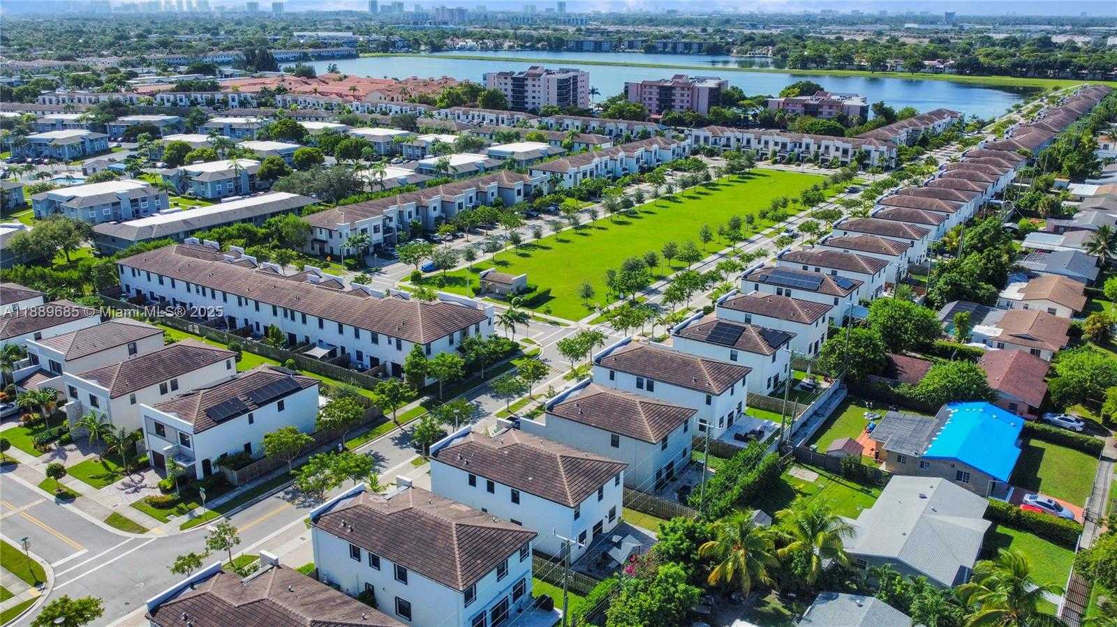 Small Image of 21016 NORTH EAST 2ND CT, Miami Number 58