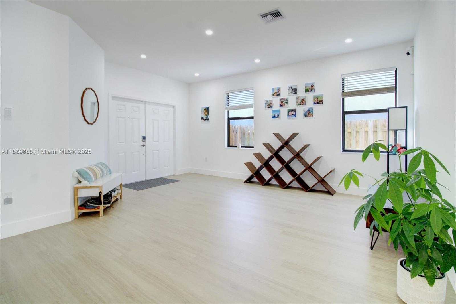 Small Image of 21016 NORTH EAST 2ND CT, Miami Number 6