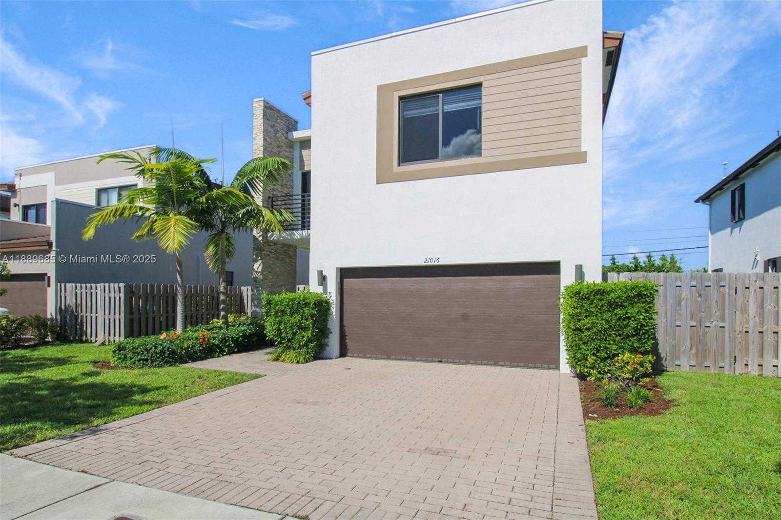 Small Image of 21016 NORTH EAST 2ND CT, Miami Number 61