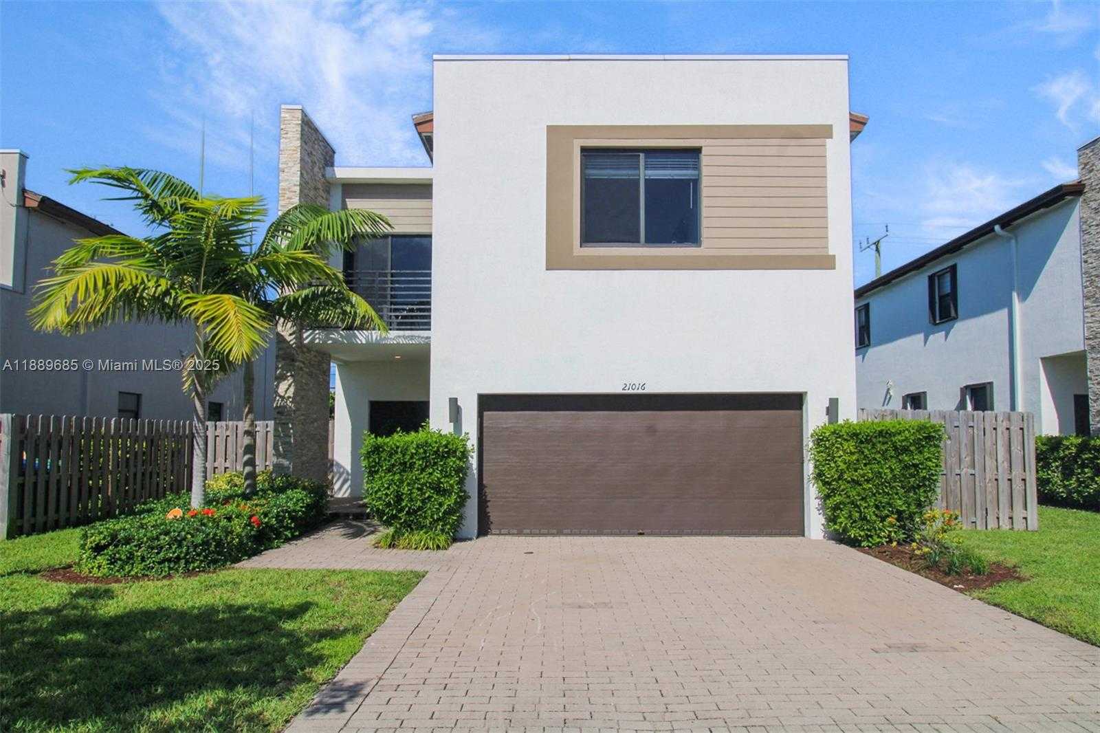 Small Image of 21016 NORTH EAST 2ND CT, Miami Number 62
