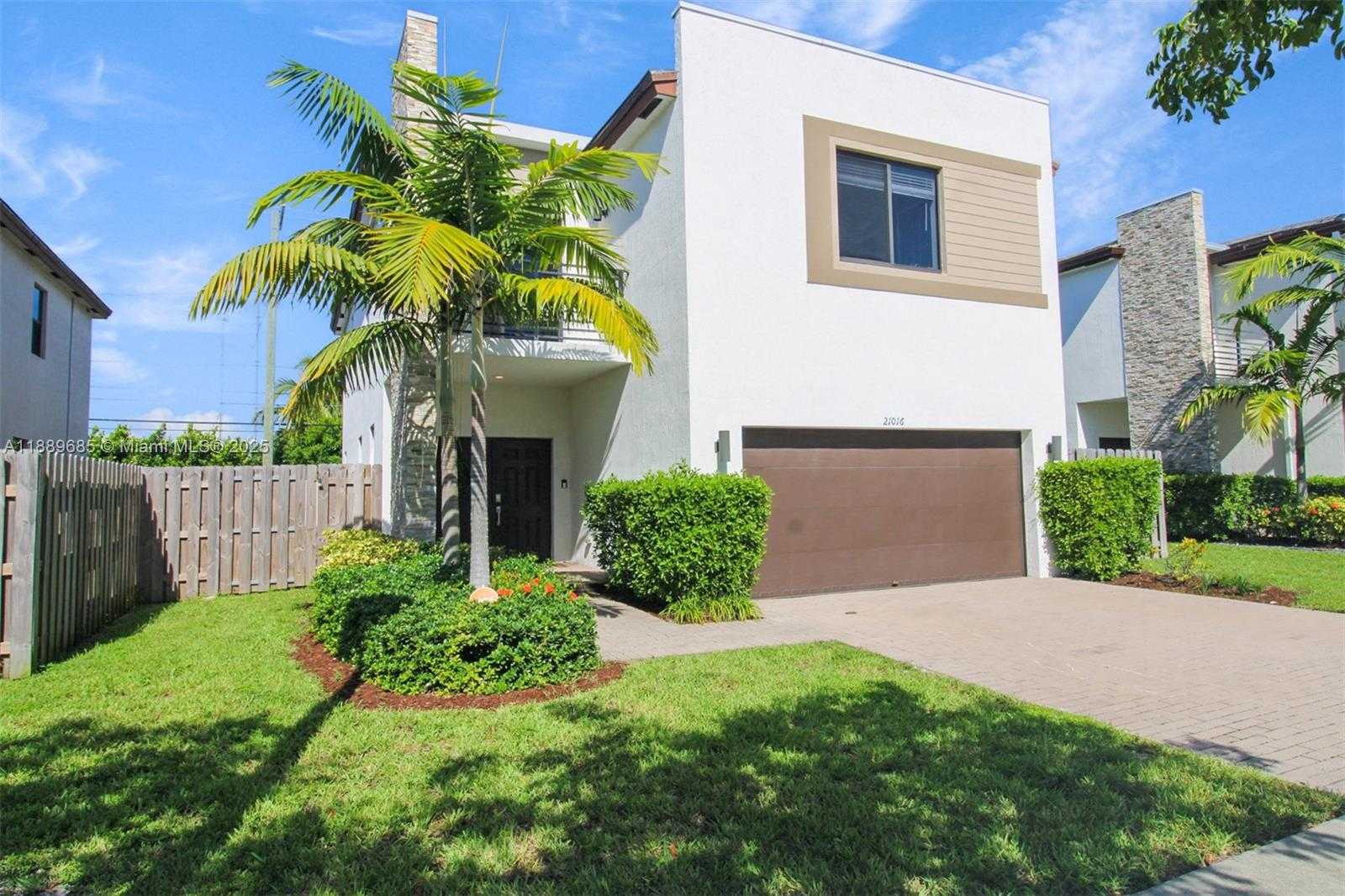 Small Image of 21016 NORTH EAST 2ND CT, Miami Number 63