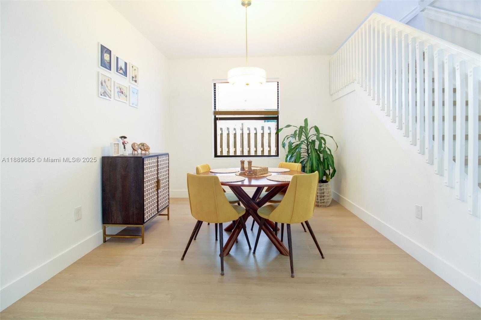 Small Image of 21016 NORTH EAST 2ND CT, Miami Number 9