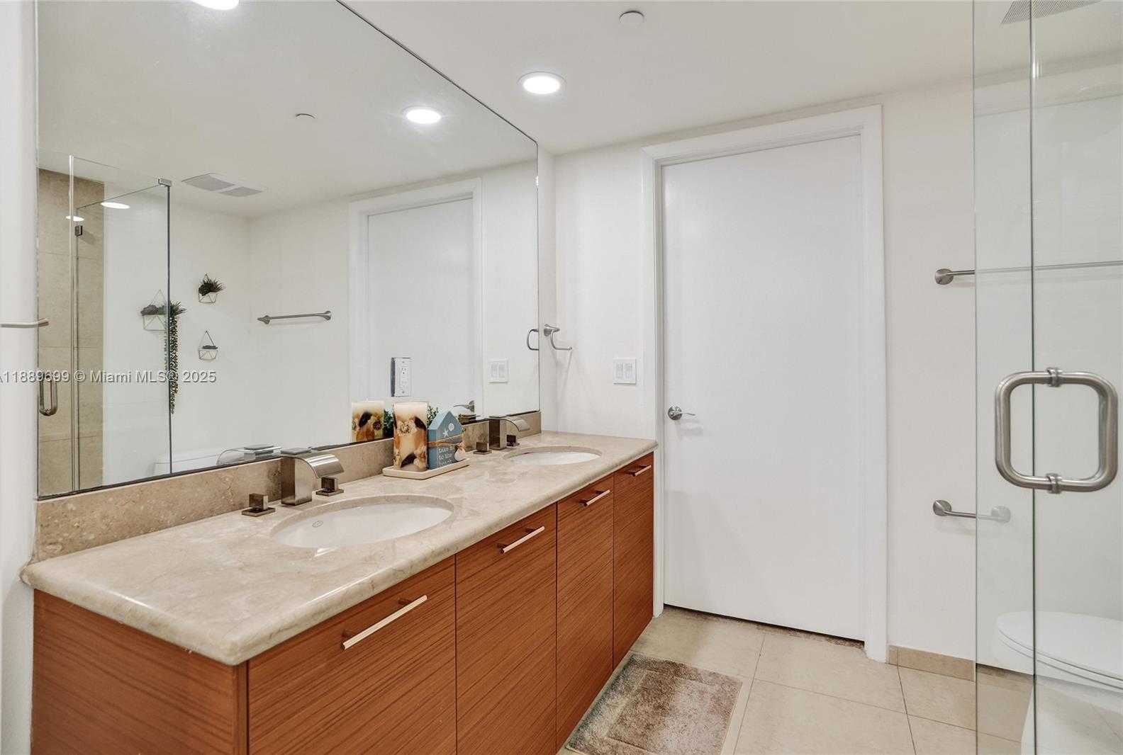 Small Image of 50 BISCAYNE BLVD #3908, Miami Number 16