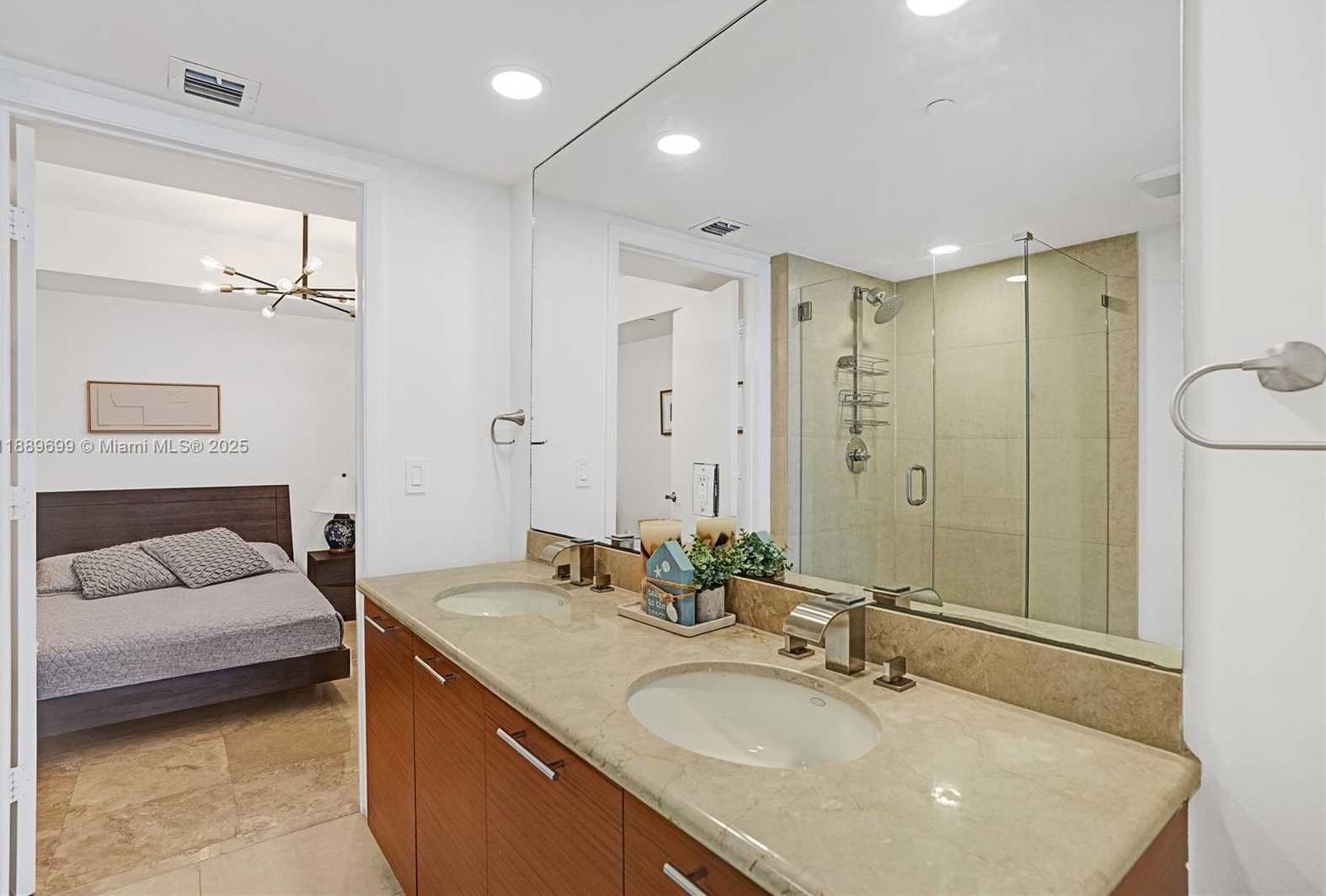 Small Image of 50 BISCAYNE BLVD #3908, Miami Number 17