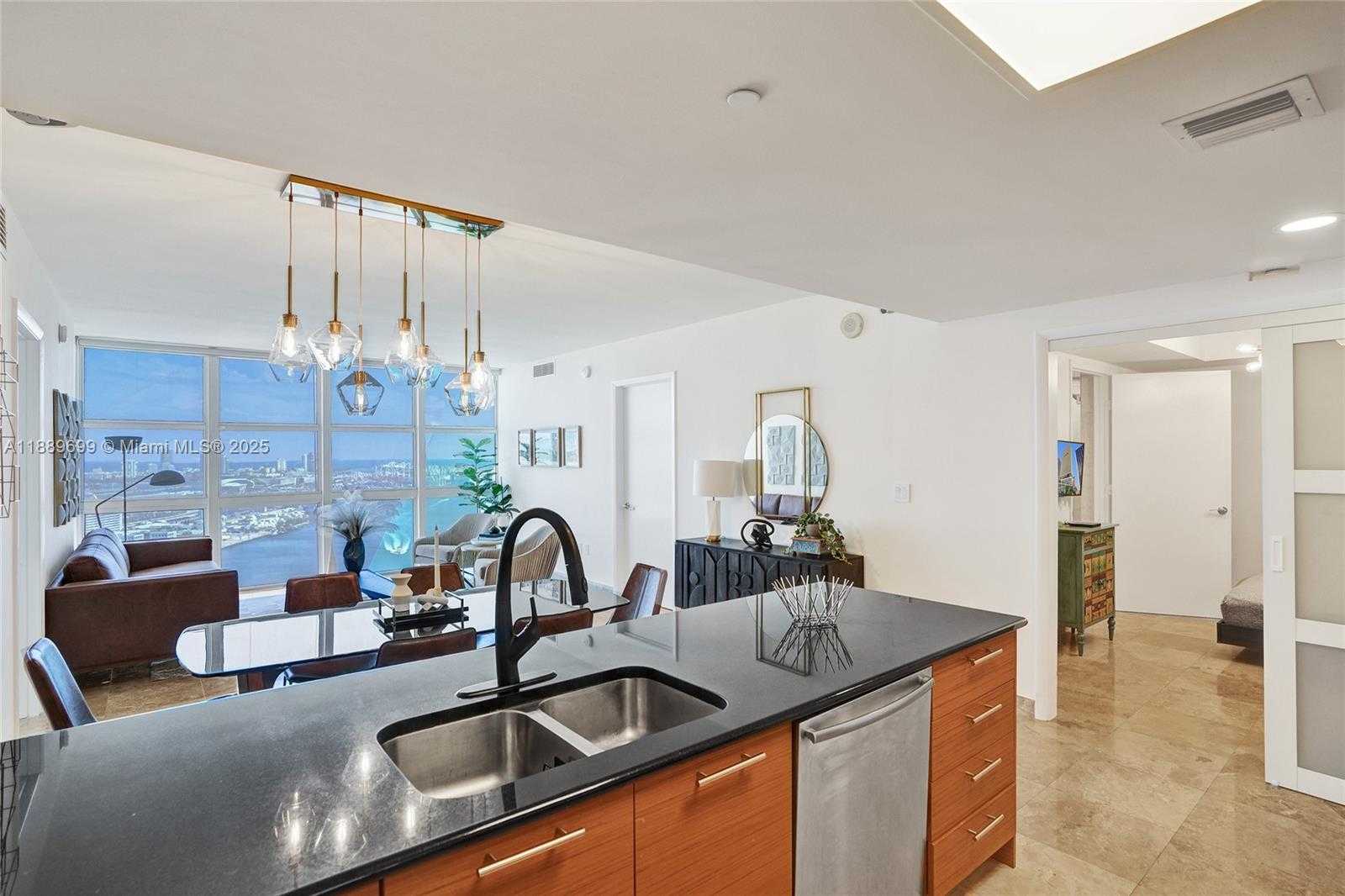 Small Image of 50 BISCAYNE BLVD #3908, Miami Number 9