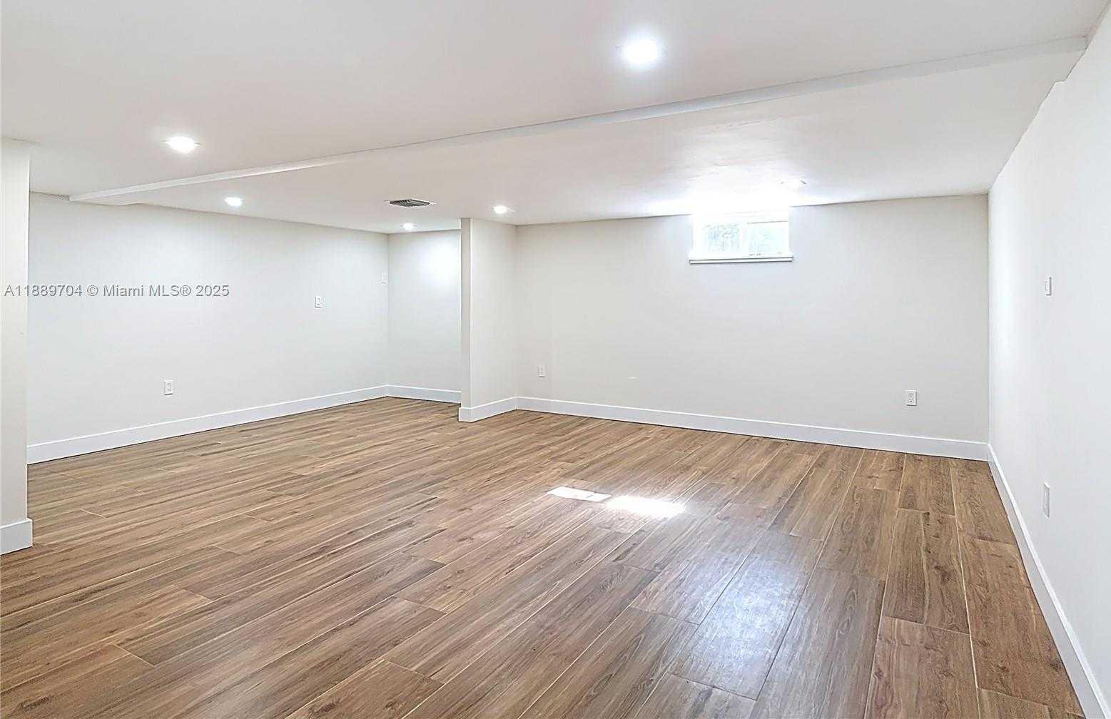 Small Image of 9700 SOUTH WEST 136TH ST, Miami Number 12