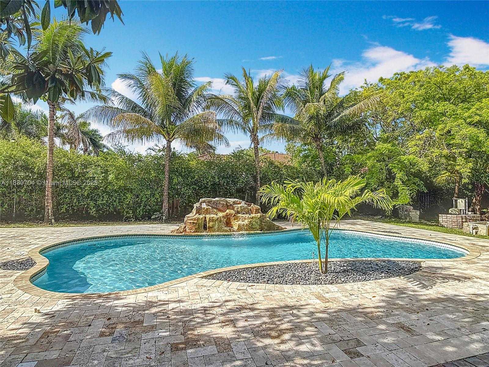 Small Image of 9700 SOUTH WEST 136TH ST, Miami Number 13