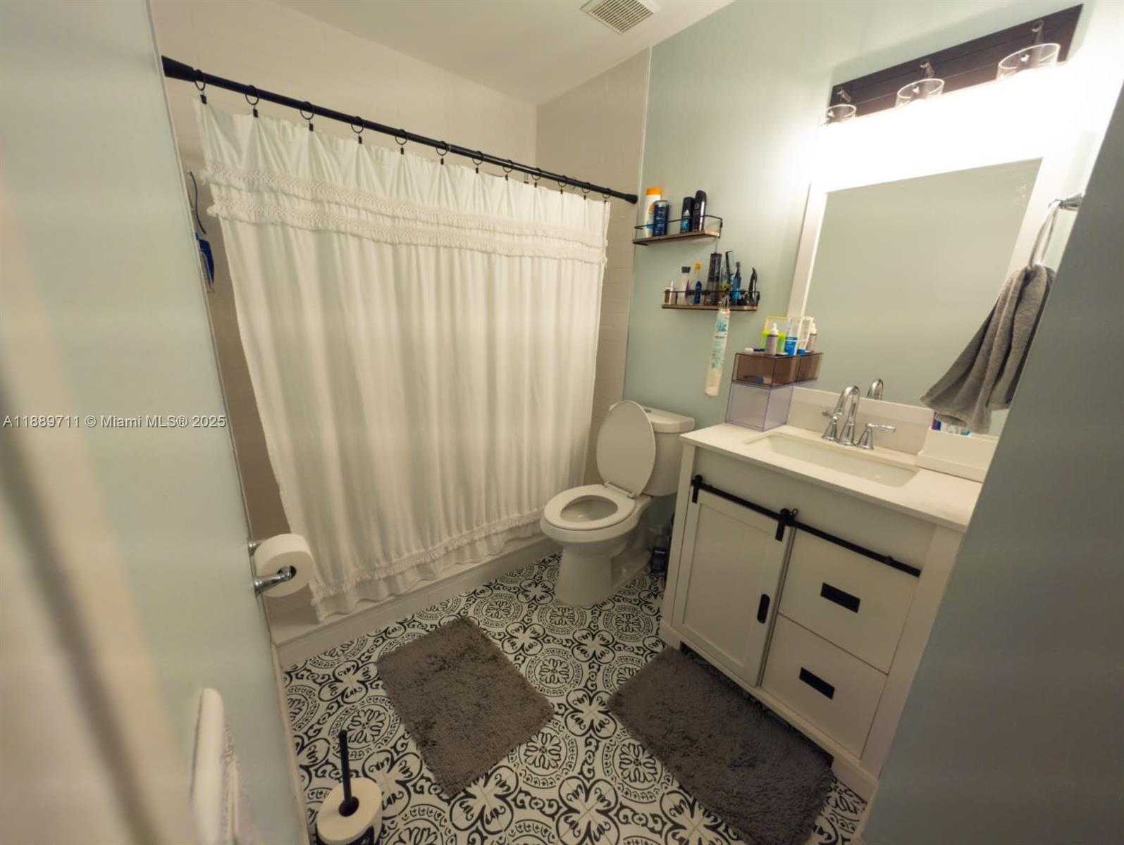 Small Image of Miami Number 19