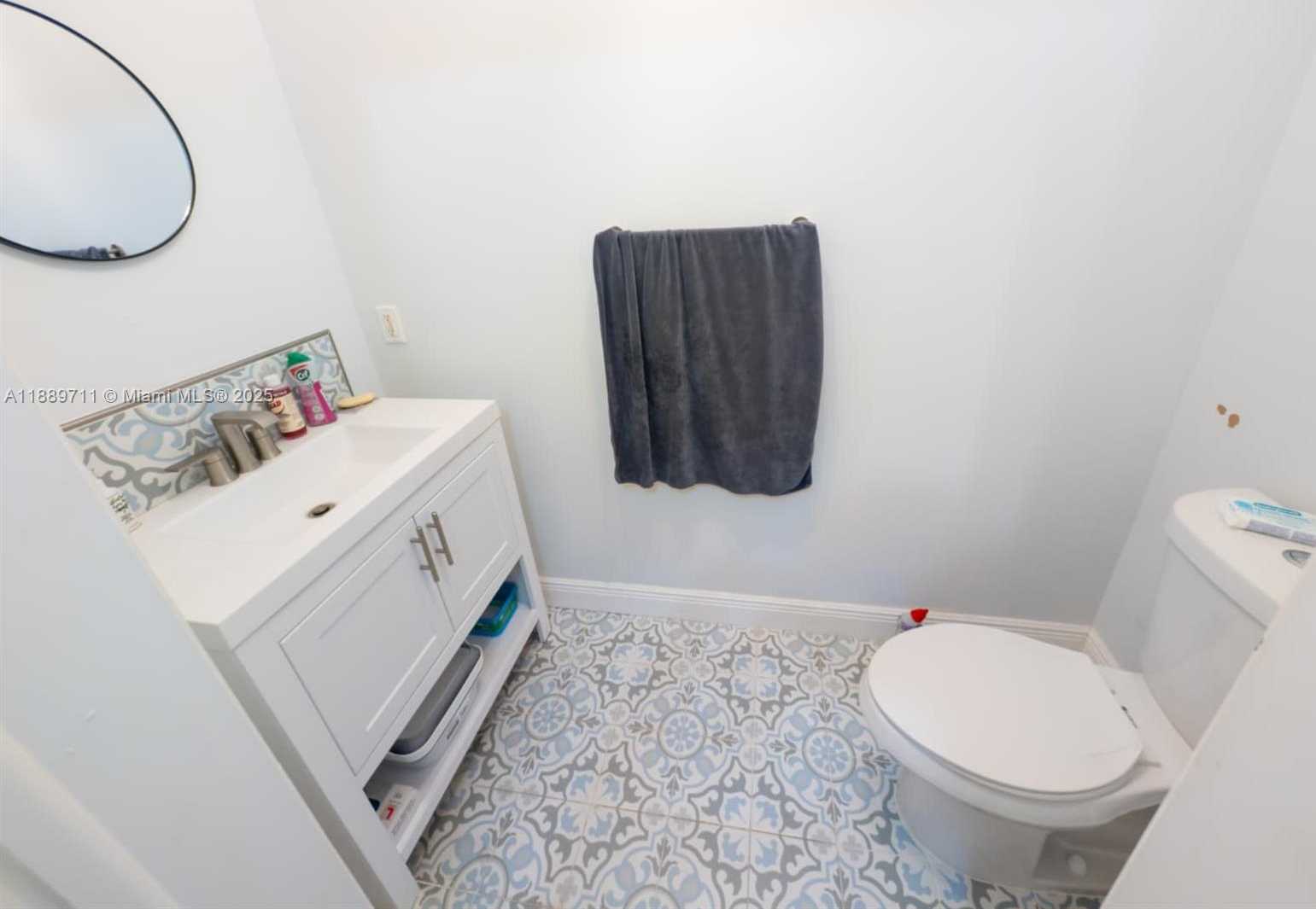 Small Image of Miami Number 4