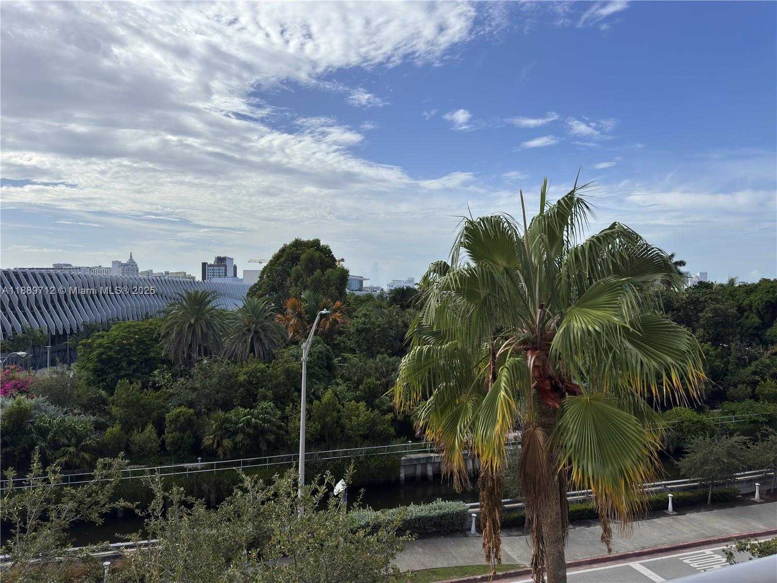 Small Image of 2001 MERIDIAN AVE #522, Miami Beach Number 9