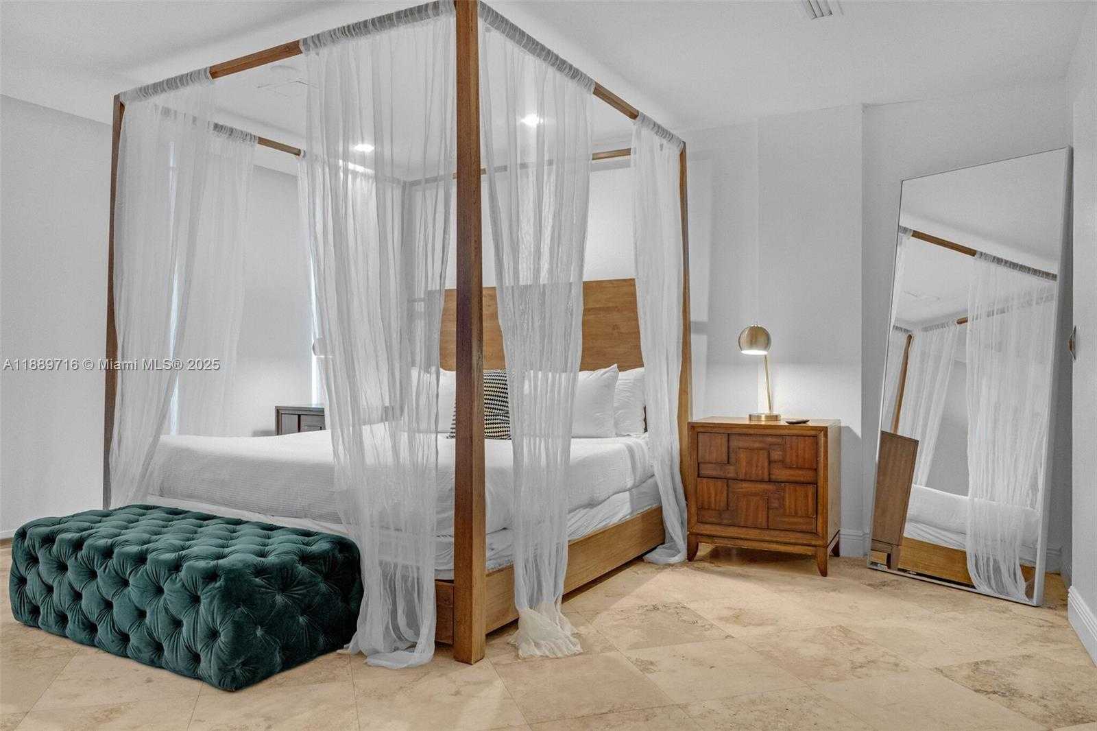 Small Image of 5781 BISCAYNE BLVD #PH-3, Miami Number 31