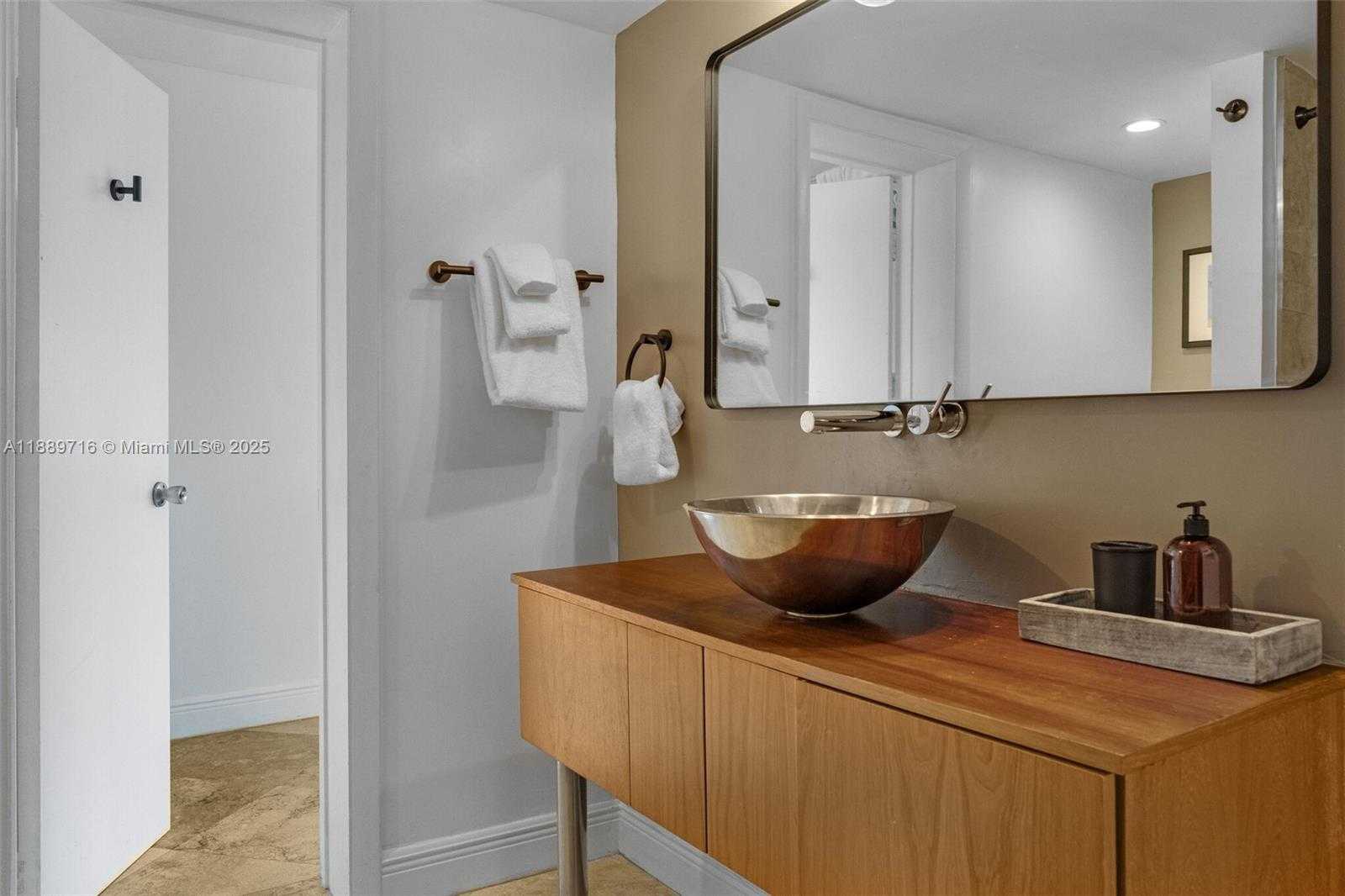 Small Image of 5781 BISCAYNE BLVD #PH-3, Miami Number 45