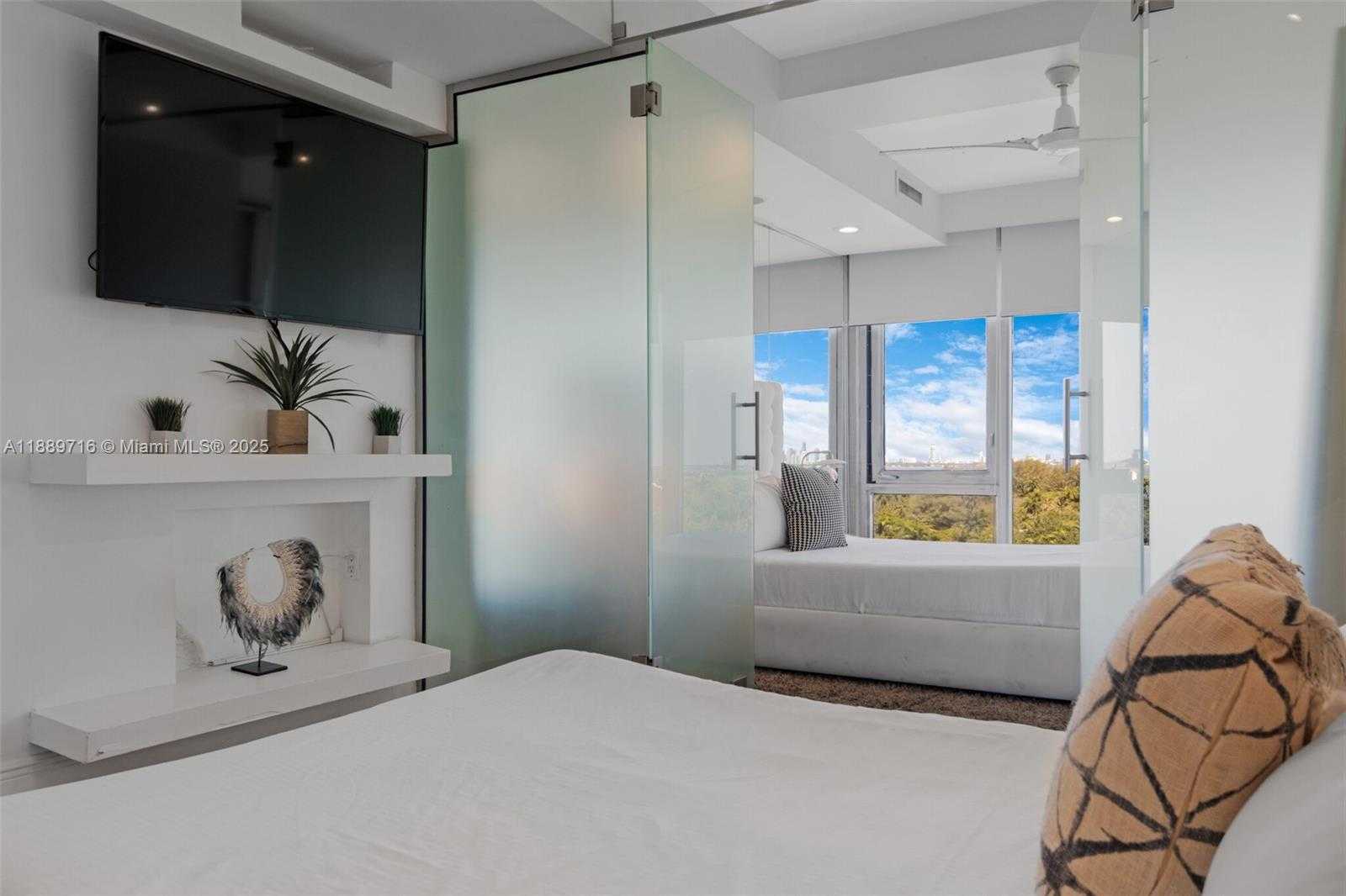 Small Image of 5781 BISCAYNE BLVD #PH-3, Miami Number 51