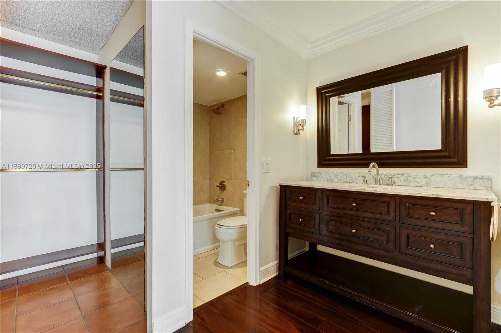 Small Image of 550 OCEAN DR #6F, Key Biscayne Number 13