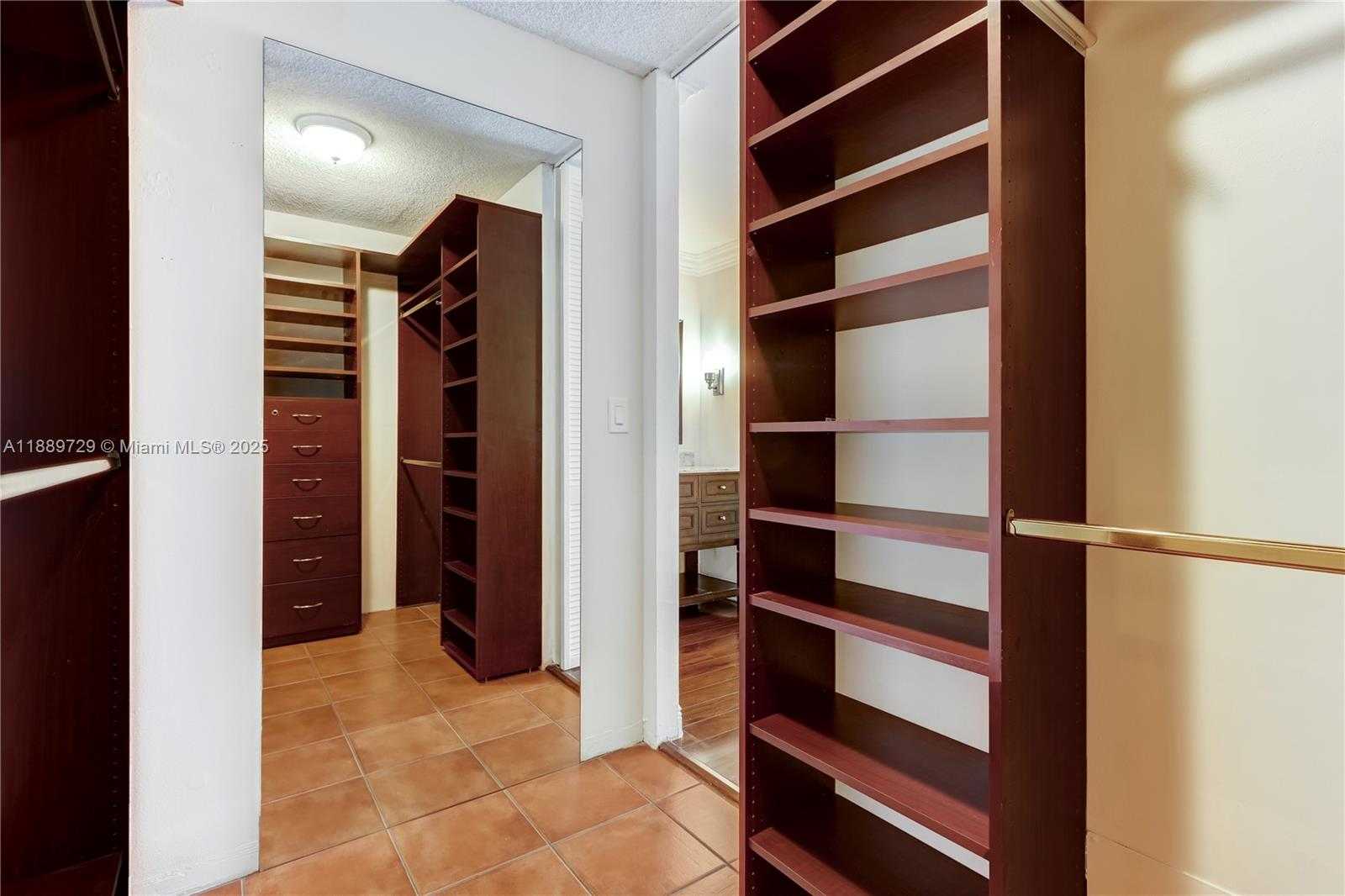 Small Image of 550 OCEAN DR #6F, Key Biscayne Number 14