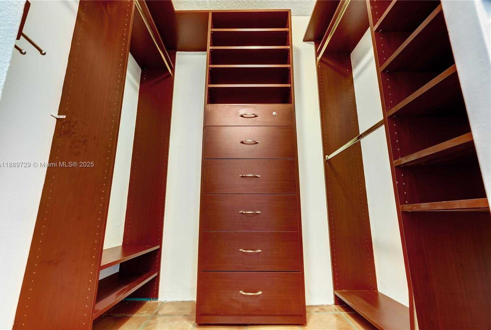 Small Image of 550 OCEAN DR #6F, Key Biscayne Number 15