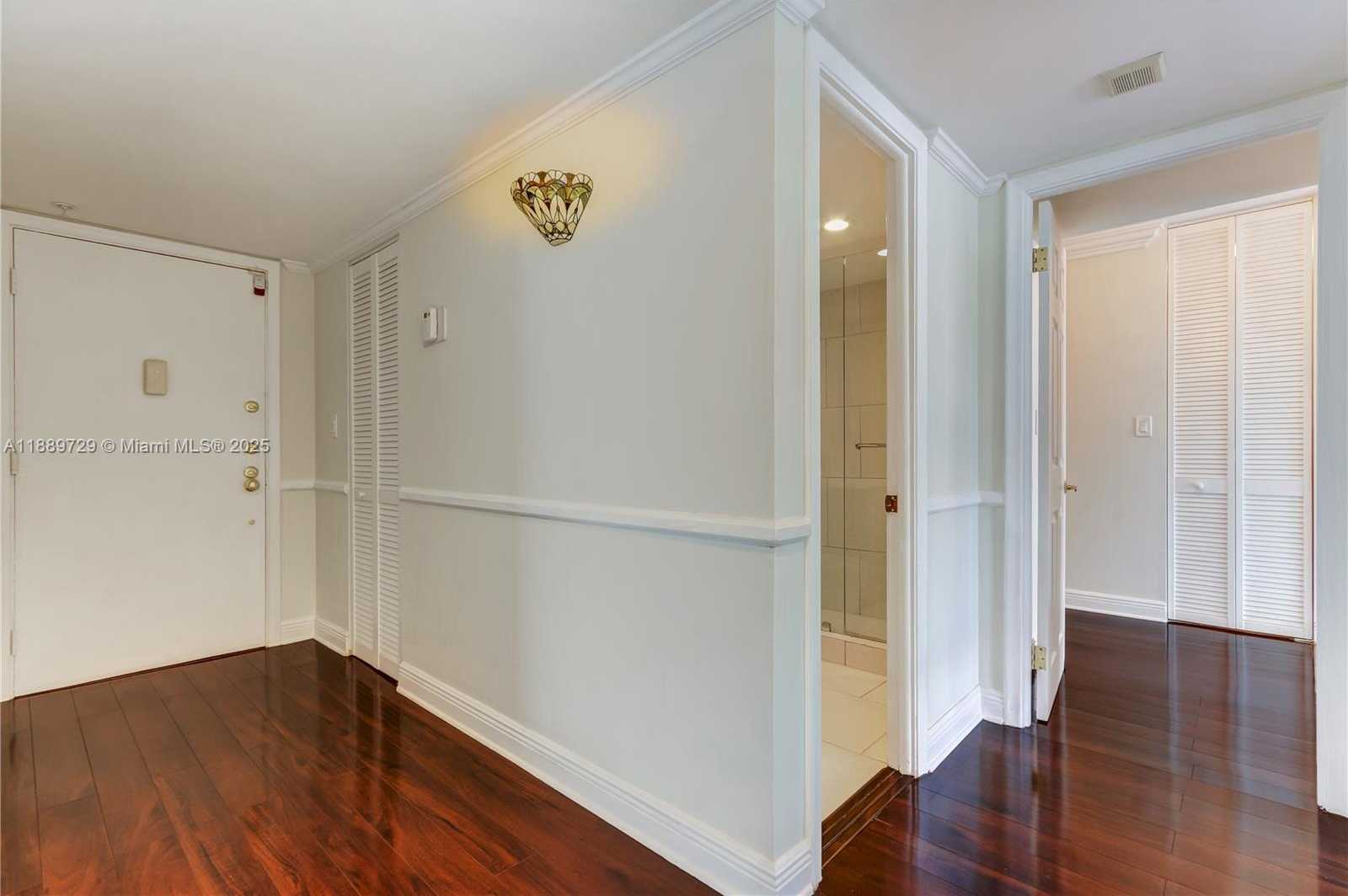 Small Image of 550 OCEAN DR #6F, Key Biscayne Number 3