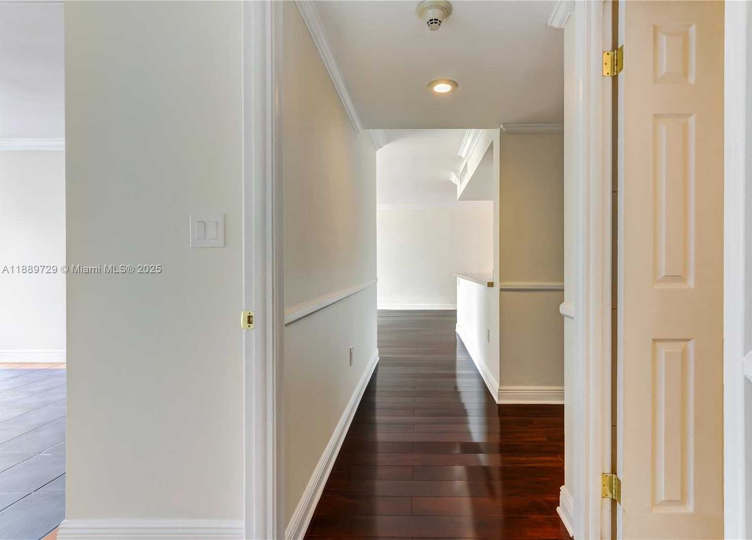 Small Image of 550 OCEAN DR #6F, Key Biscayne Number 4