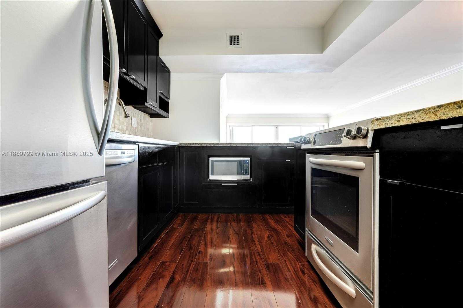 Small Image of 550 OCEAN DR #6F, Key Biscayne Number 8