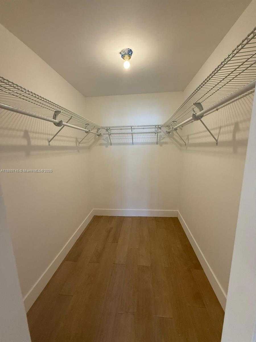 Small Image of 1420 BRICKELL BAY DR #1203A, Miami Number 14