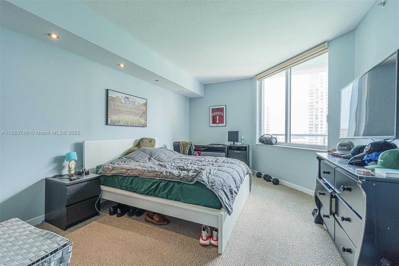 Small Image of 335 Biscayne Blvd, Miami, FL 33132, USA Number 13
