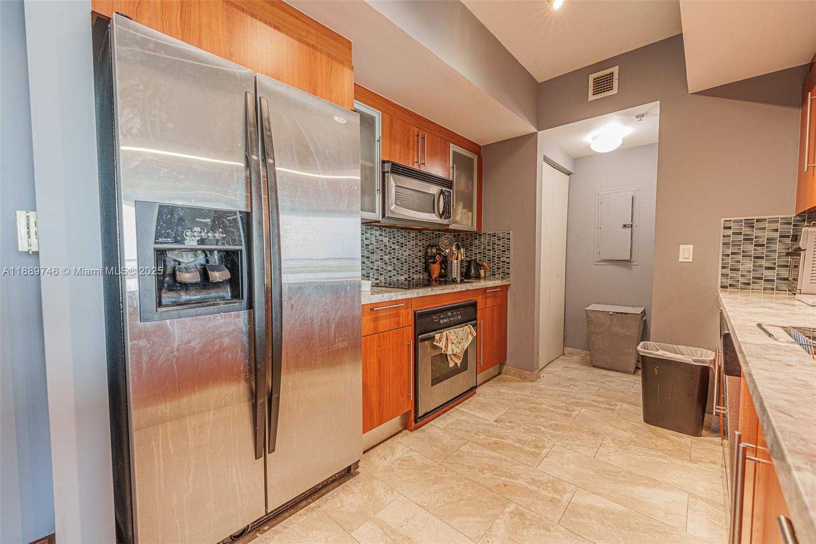 Small Image of 335 Biscayne Blvd, Miami, FL 33132, USA Number 18