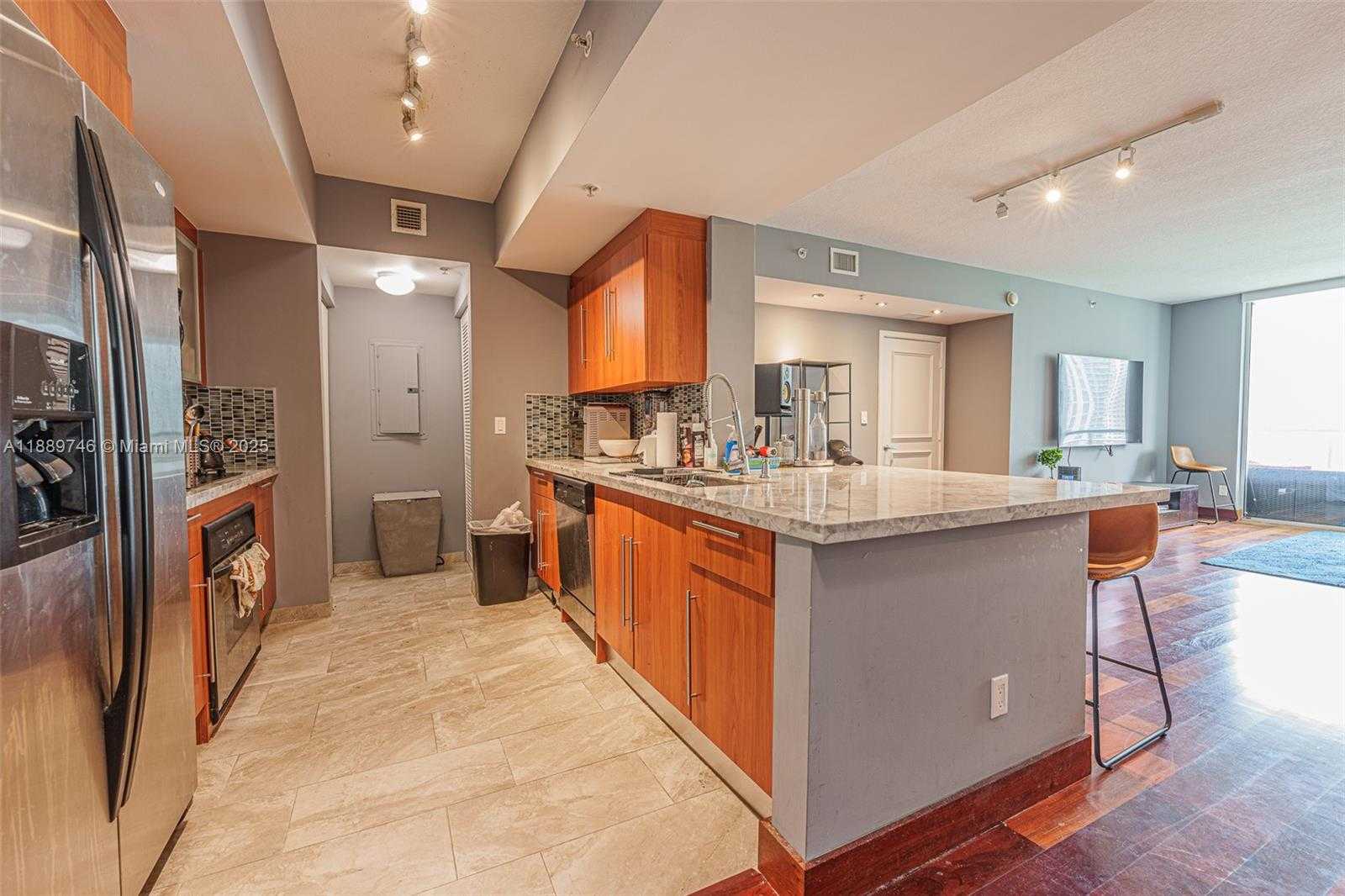 Small Image of 335 Biscayne Blvd, Miami, FL 33132, USA Number 19