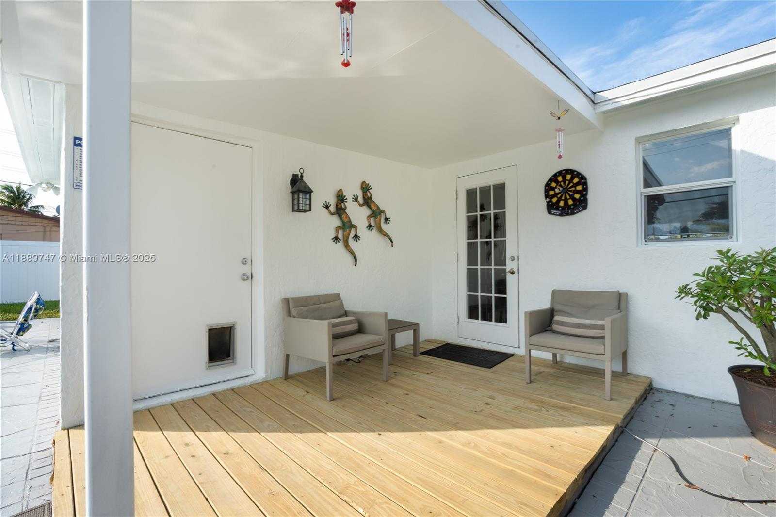 Small Image of 6390 PLUNKETT ST, Hollywood Number 10
