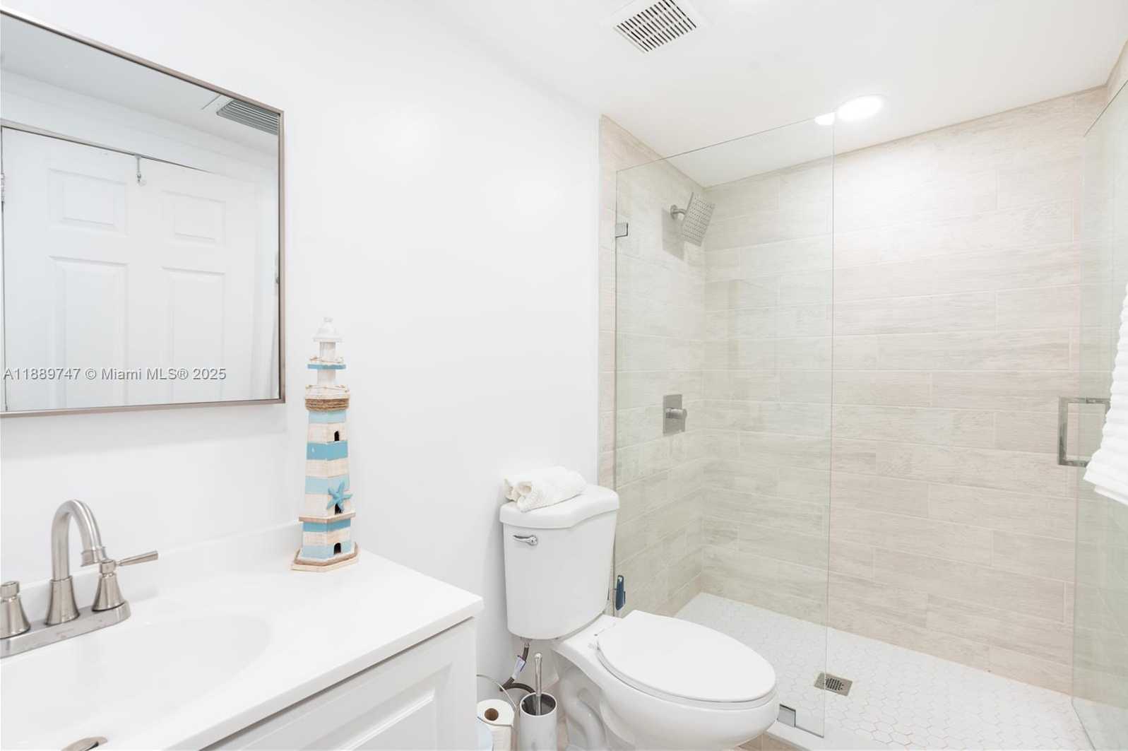 Small Image of 6390 PLUNKETT ST, Hollywood Number 17