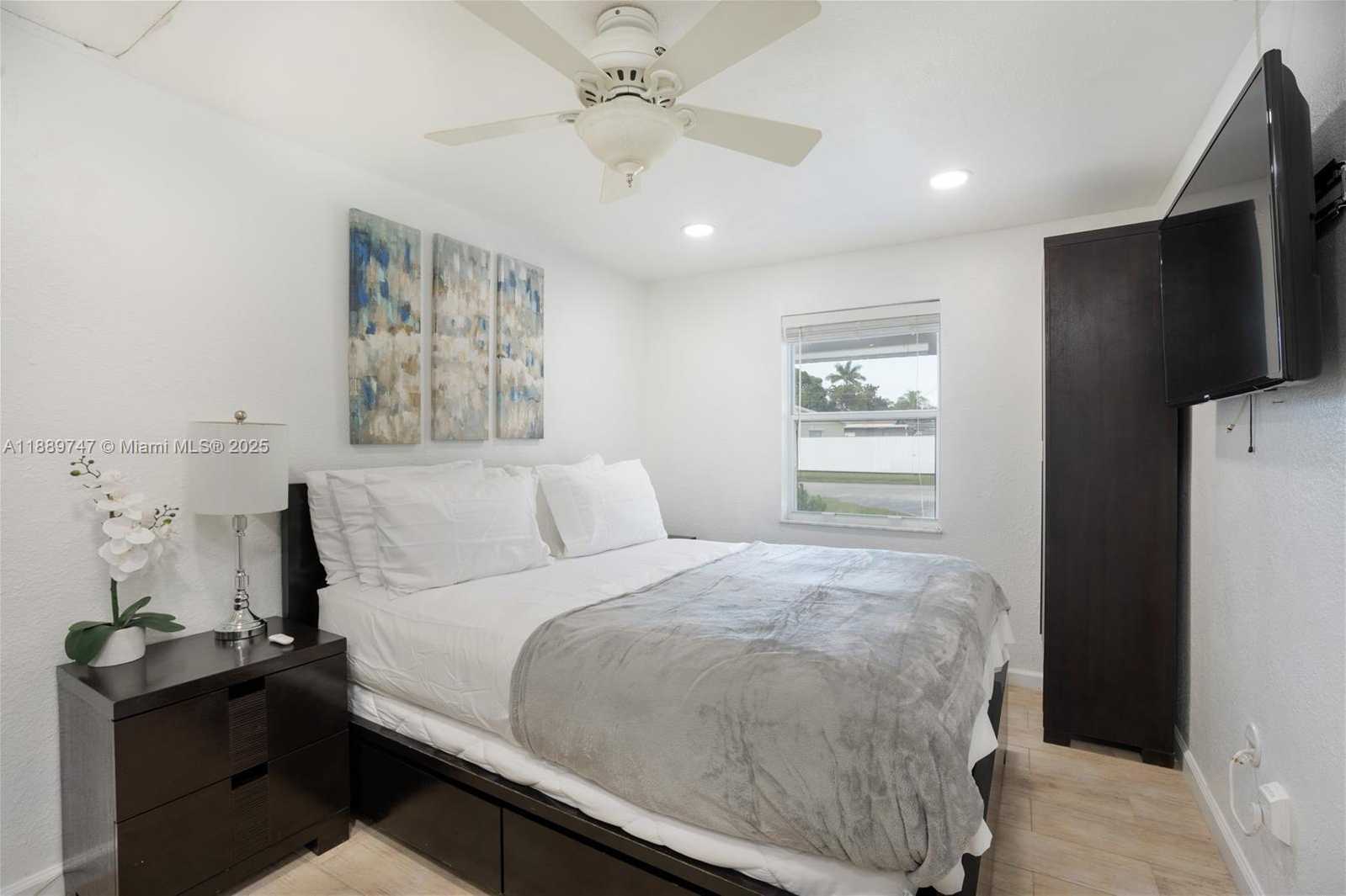 Small Image of 6390 PLUNKETT ST, Hollywood Number 19