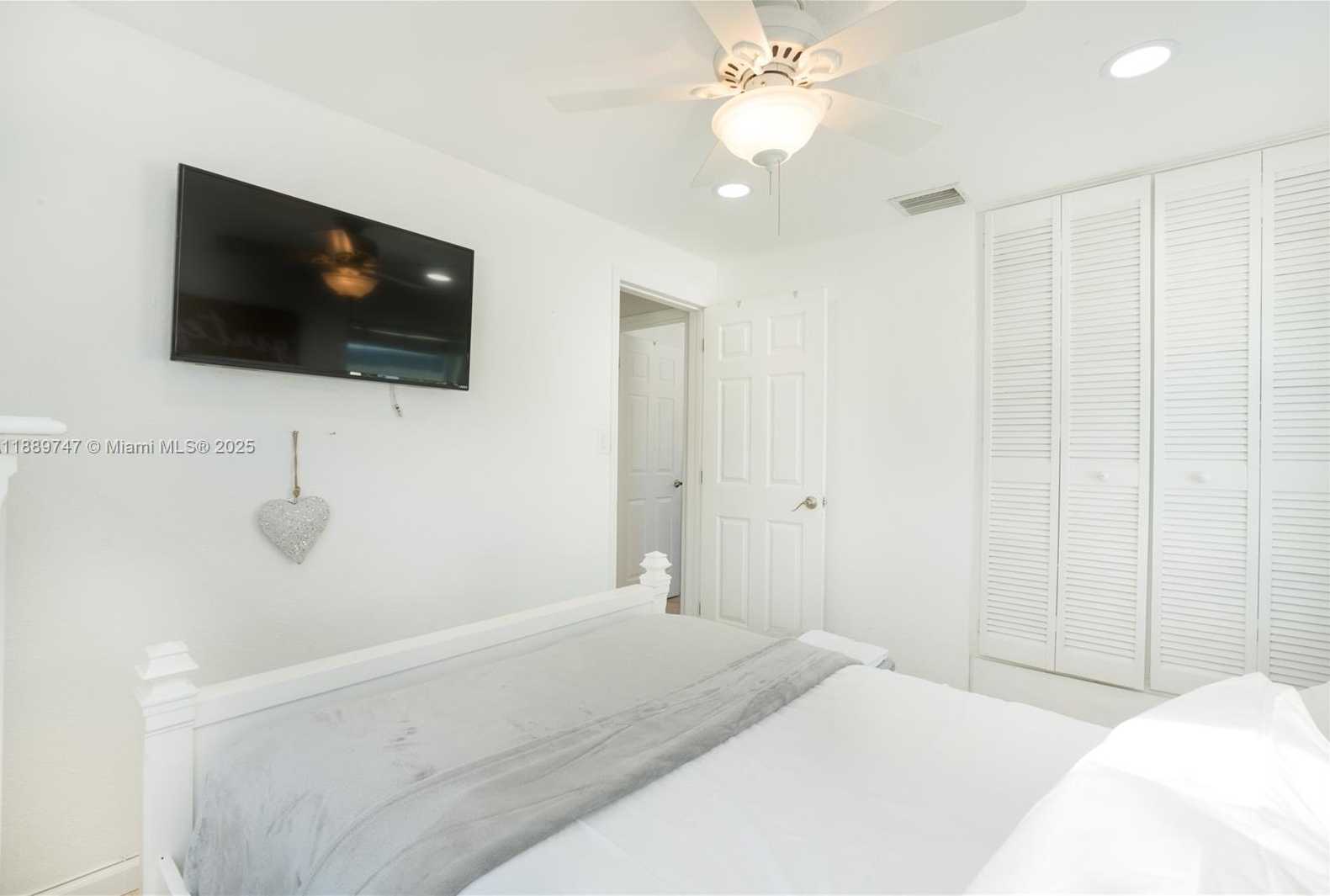 Small Image of 6390 PLUNKETT ST, Hollywood Number 21