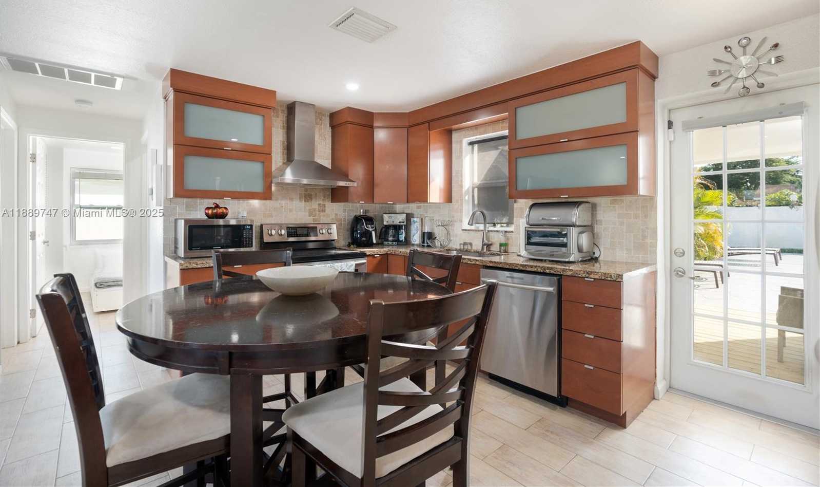 Small Image of 6390 PLUNKETT ST, Hollywood Number 28