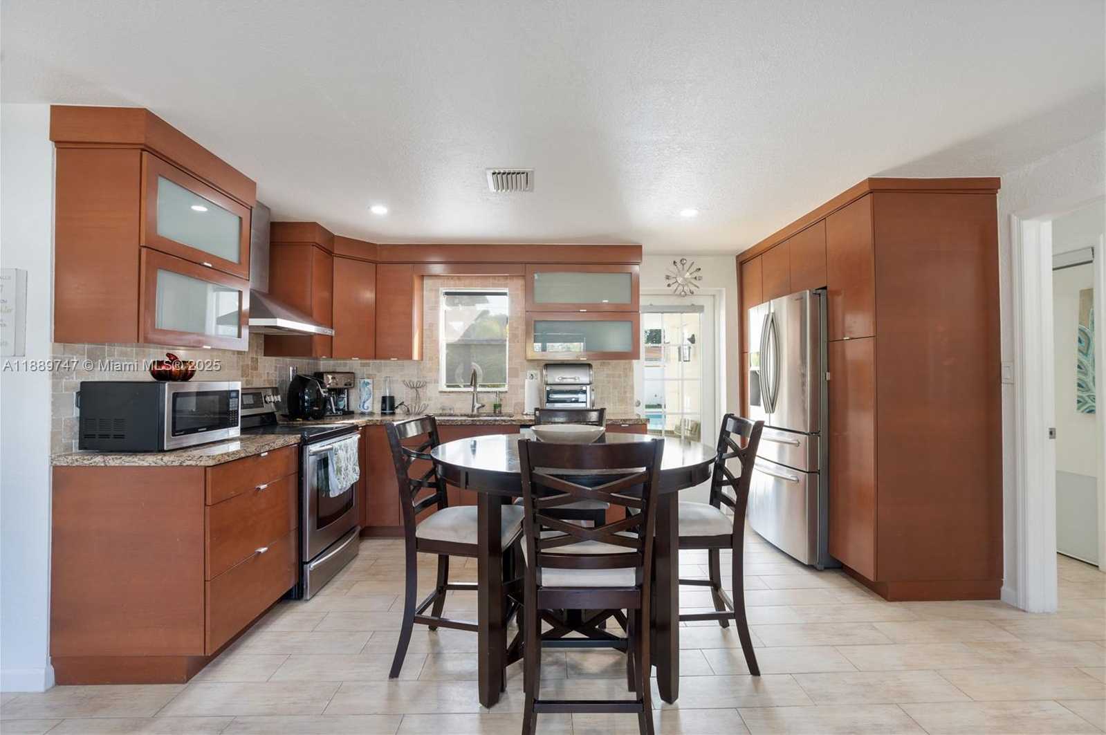 Small Image of 6390 PLUNKETT ST, Hollywood Number 32