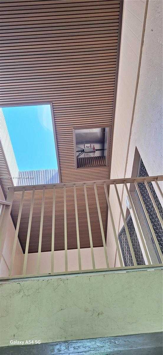 Small Image of 5835 WASHINGTON ST #49, Hollywood Number 20