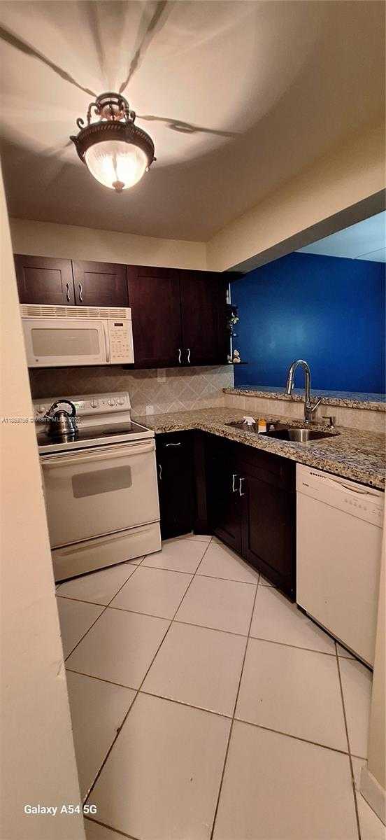 Small Image of 5835 WASHINGTON ST #49, Hollywood Number 6