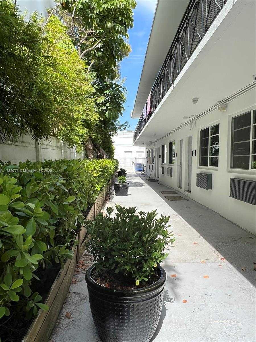 Small Image of 1524 LENOX AVE #4, Miami Beach Number 2