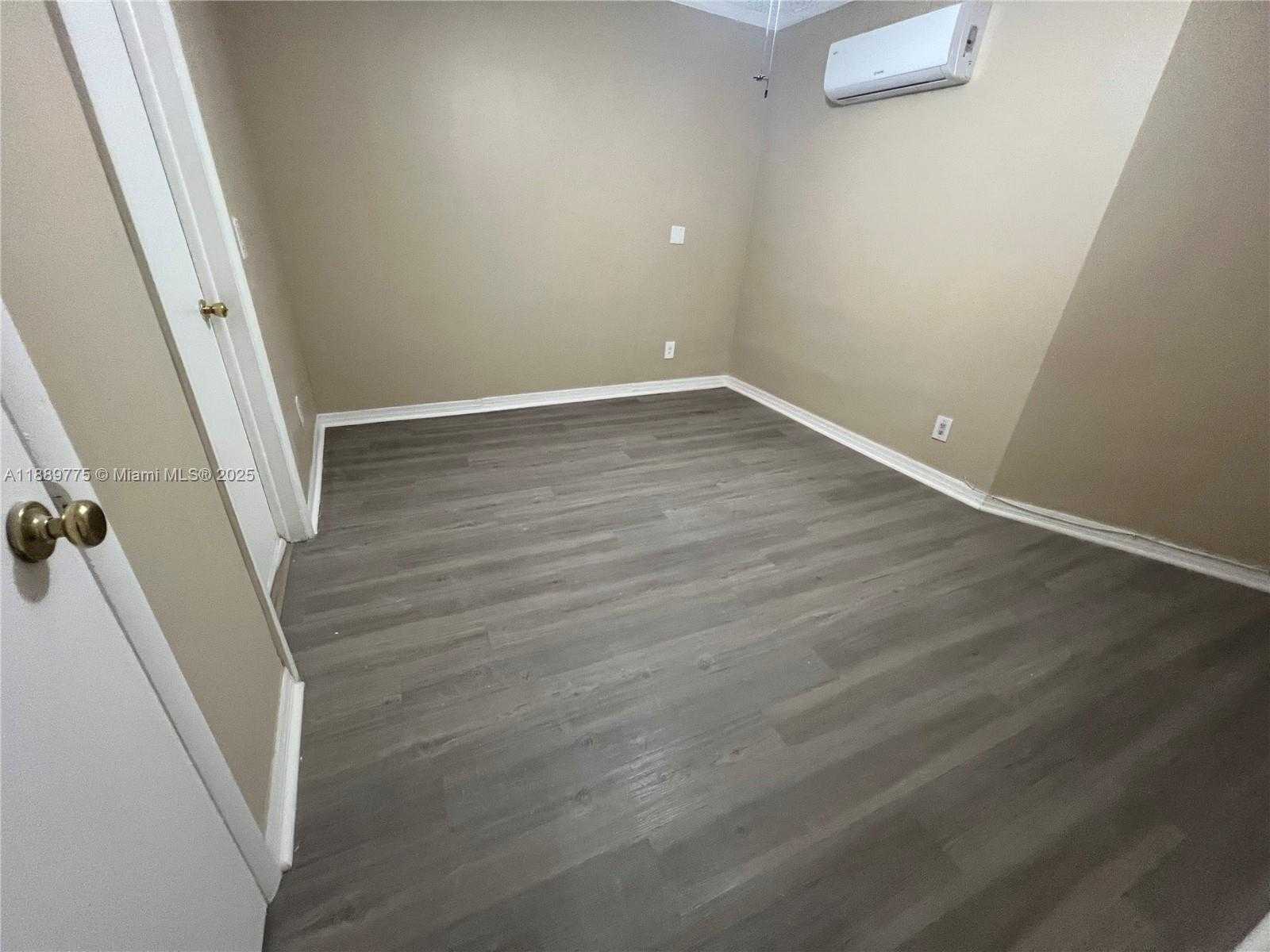 Small Image of 3050 HAYES ST #1, Hollywood Number 11