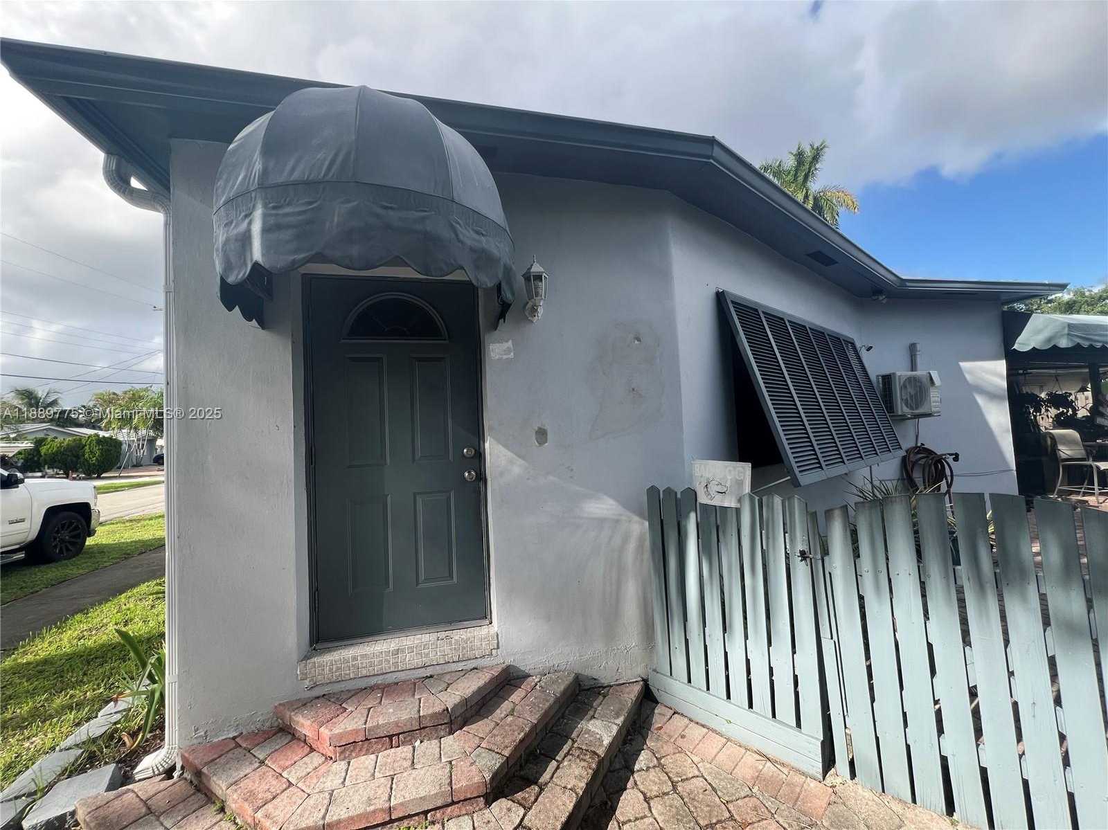 Small Image of 3050 HAYES ST #1, Hollywood Number 14