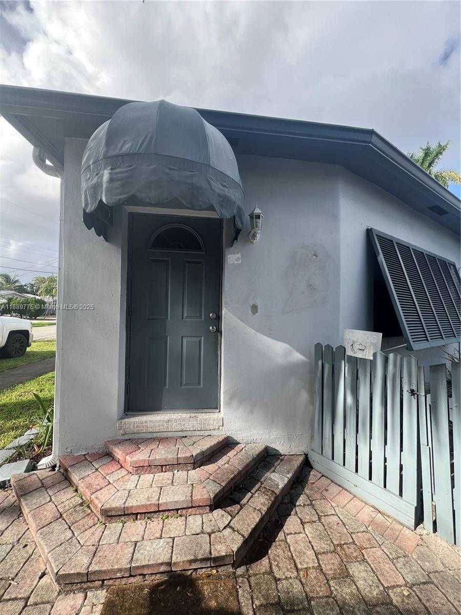 Small Image of 3050 HAYES ST #1, Hollywood Number 2