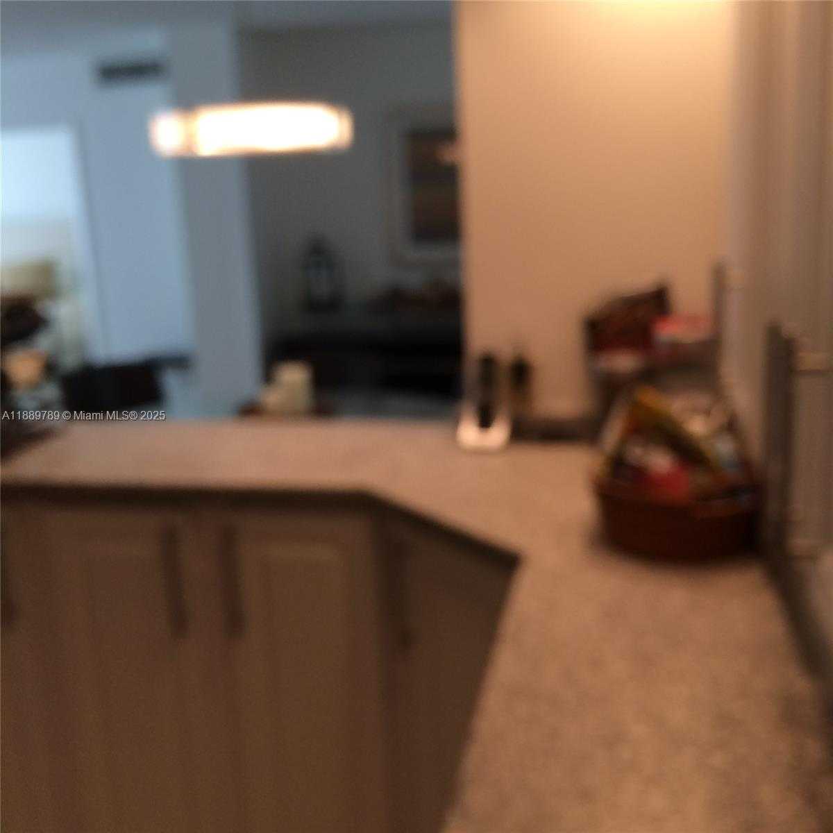 Small Image of 5555 EAST COLLINS AVE #9K, Miami Beach Number 4