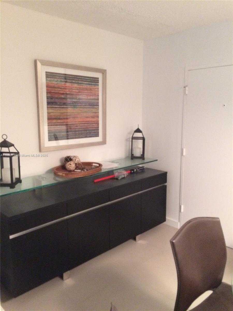 Small Image of 5555 EAST COLLINS AVE #9K, Miami Beach Number 7