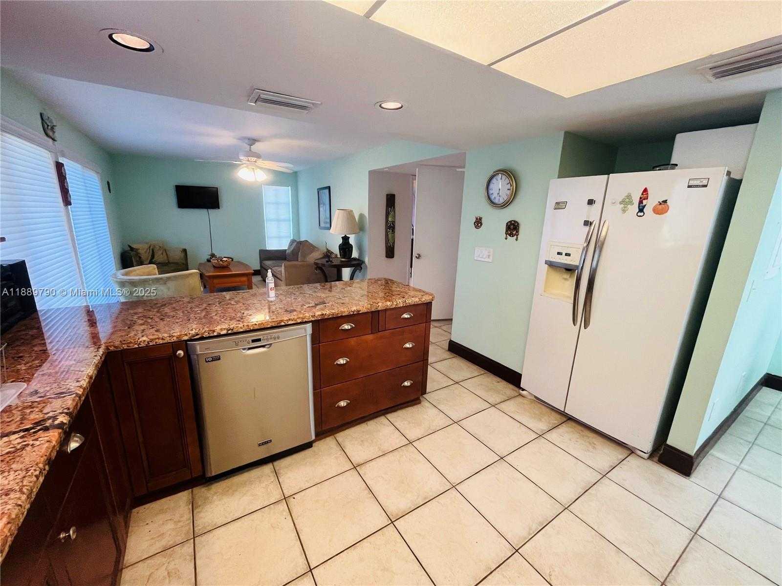 Small Image of 202 WEST CANAL DR, Key Largo Number 11
