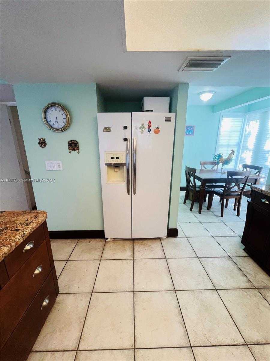 Small Image of 202 WEST CANAL DR, Key Largo Number 12