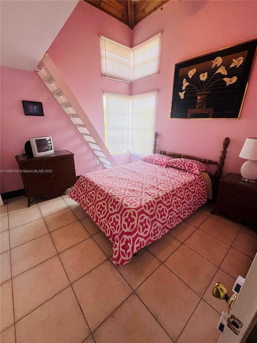Small Image of 202 WEST CANAL DR, Key Largo Number 14