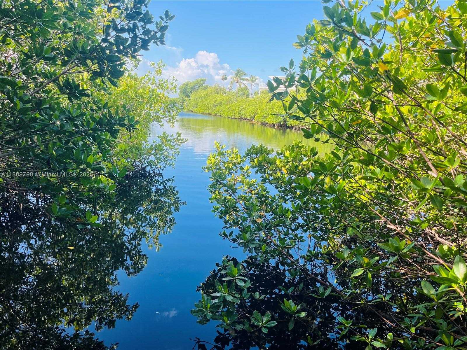 Small Image of 202 WEST CANAL DR, Key Largo Number 23